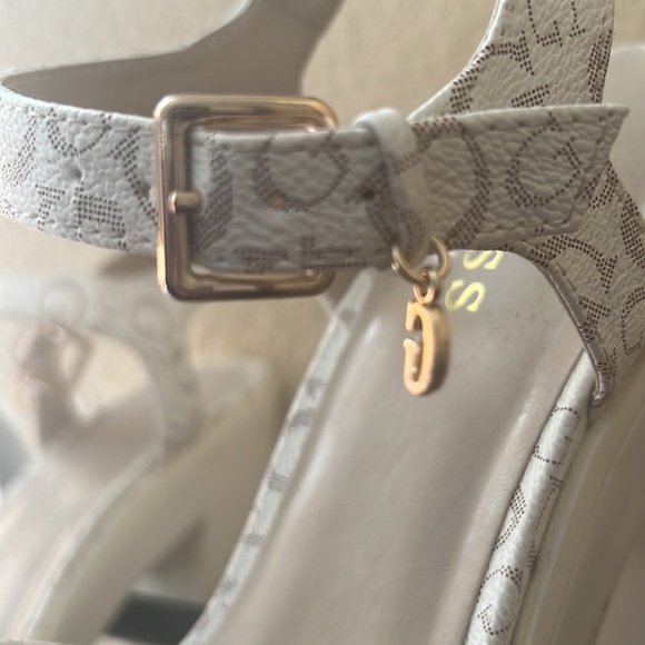 They are in great condition, Worn once for pictures and never worn again. - Picture 3 of 3